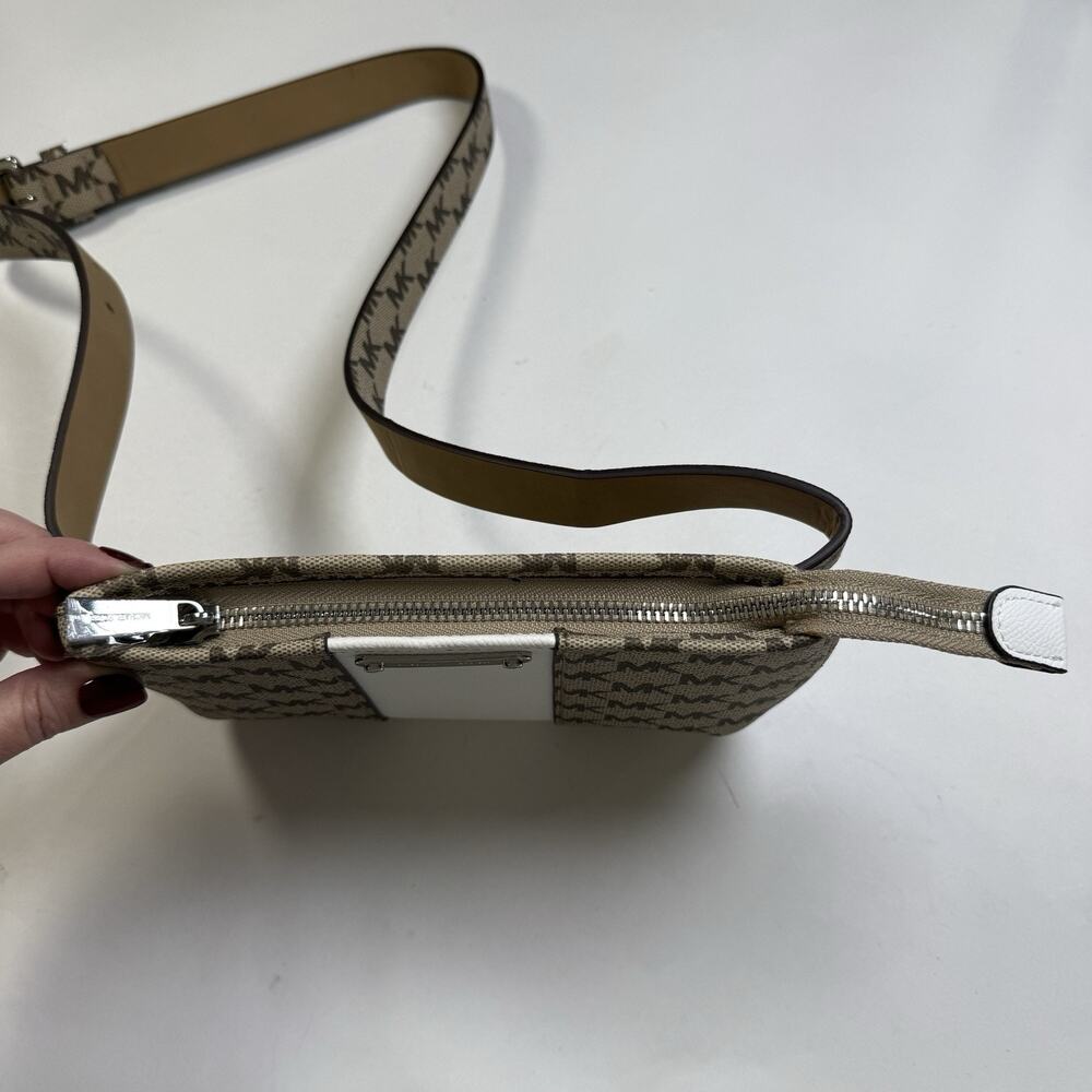 Michael Kors Signature Belt Bag White Stripe‎ Adjustable Strap MK Logo Beige - Picture 9 of 9